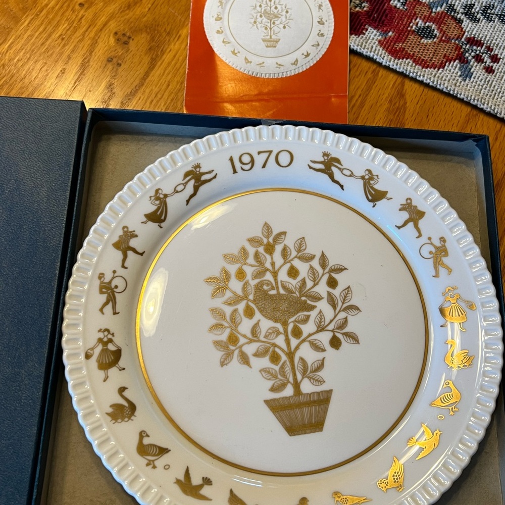 New The First Spode Christmas Plate 1970 Made in England “12 Days of Christmas”